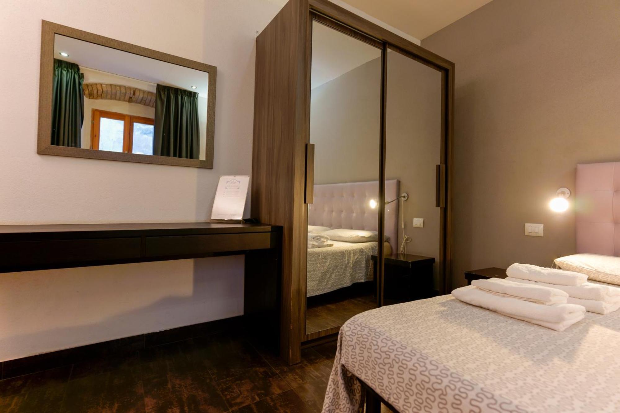 Il Palazz8 Hotel Iglesias Ngoại thất bức ảnh