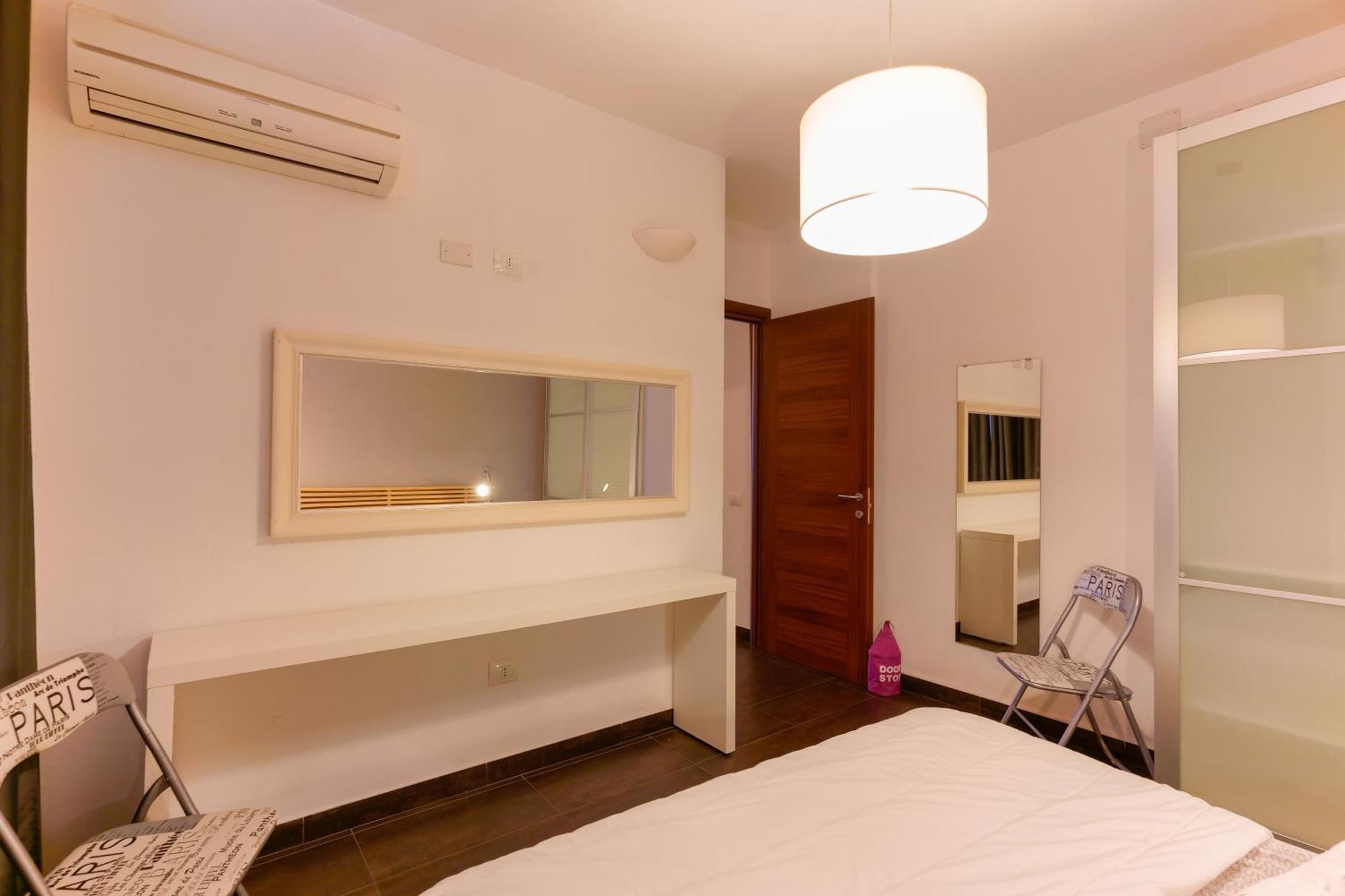 Il Palazz8 Hotel Iglesias Phòng bức ảnh